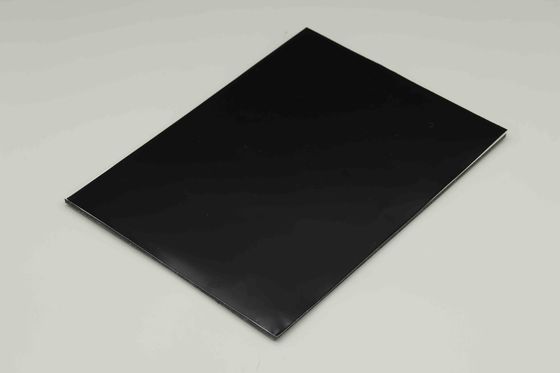 Czarny lustrzany panel kompozytowy z aluminium (ACM) z klasą odporności ogniowej B1, odpornością na promieniowanie UV i rozmiarem 1,22*2,44m