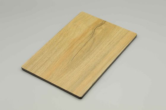 Czarny ognioodporny panel kompozytowy z aluminium PVDF B1 odporny na promieniowanie UV i wodę do okładzin zewnętrznych