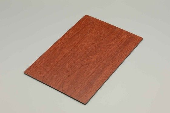 Czerwony orzech 1220mm 1240mm Aluminiowy panel kompozytowy Drzewa Finish Pe Pvdf Acp Panel