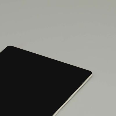 Panel ACM (Materiał Kompozytowy Architektoniczny) z rozwiązaniami okładzin zewnętrznych o niskich wymaganiach konserwacyjnych