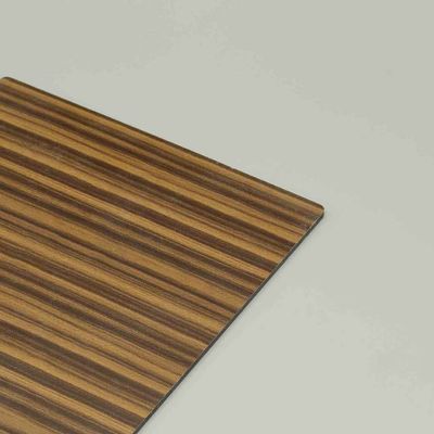 4mm PVDF Woodgrain Aluminium Composite Panel for Exterior Facades & SignageNasz 4mm PVDF woodgrain aluminiowy panel kompozytowy (ACP) jest przeznaczony do zewnętrznych elewacji budynków, pokryć biurowych i zewnętrznych