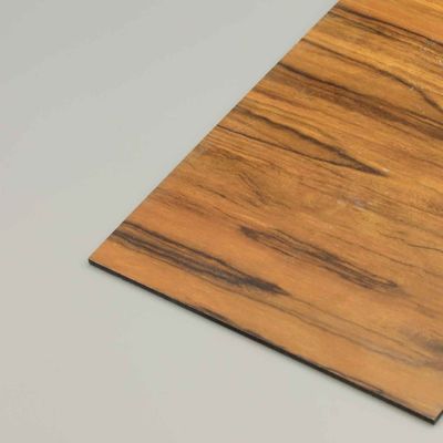 Drewniany panel kompozytowy z aluminium A2 FR - trwała i estetyczna elewacja budynku