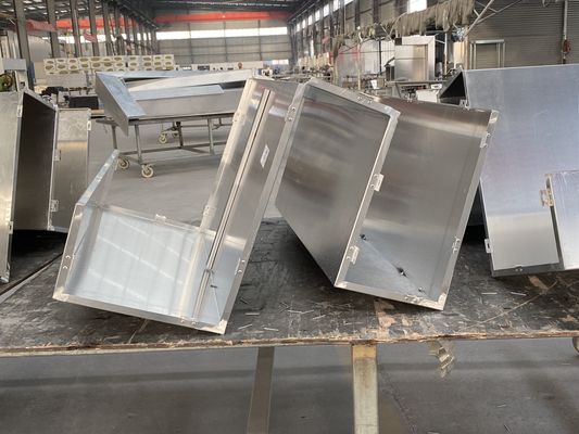 Niekonwencjonalny rozmiar płytki gięciowej typu krzywego Aluminiowy finer Fluorowęglowodorowy powlekany instalacja ścienne zewnętrzna antystatyczna