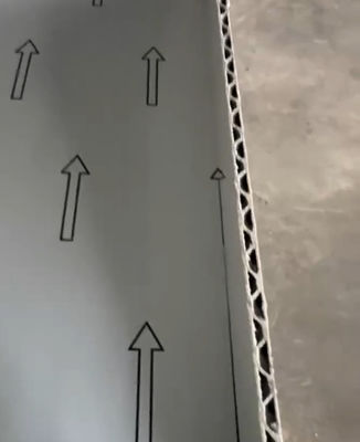 A2 aluminiowe panele faliste łączą bezpieczeństwo i wyrafinowanie dla trwałej dekoracji ścian zewnętrznych.