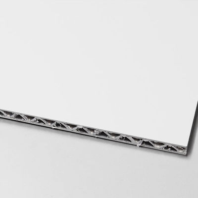Aluminiowy panel 3D Architektoniczne artystyczne wykończenia powierzchni dostosowywalne Wzniesić fasady budynków z embossed zmrożonych teksturowanych wzorów oferujących nieskończone możliwości estetyczne